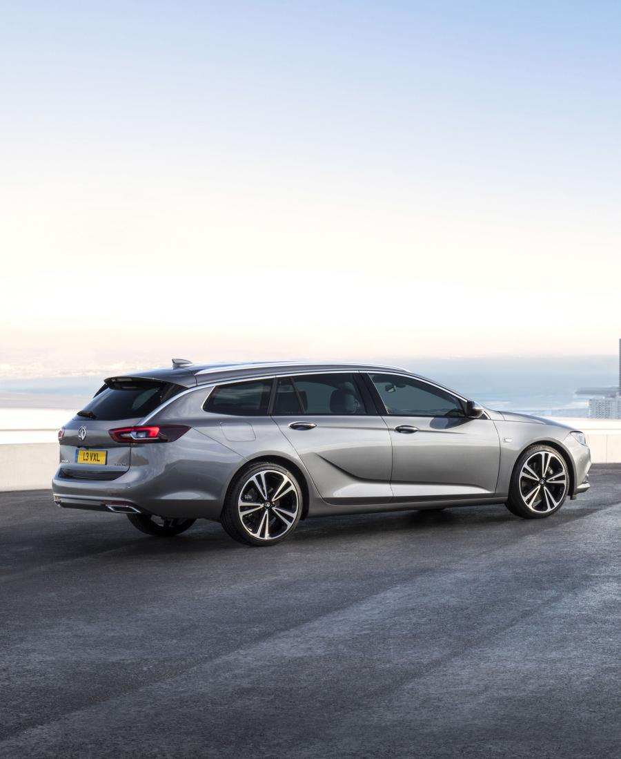  Vauxhall Insignia Sports Tourer 2017 года  (фото 28 из 35)